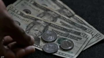 تراجع حاد.. سيناريوهات أداء الدولار بعد خسارته الأكبر خلال 8 سنوات الأخيرة